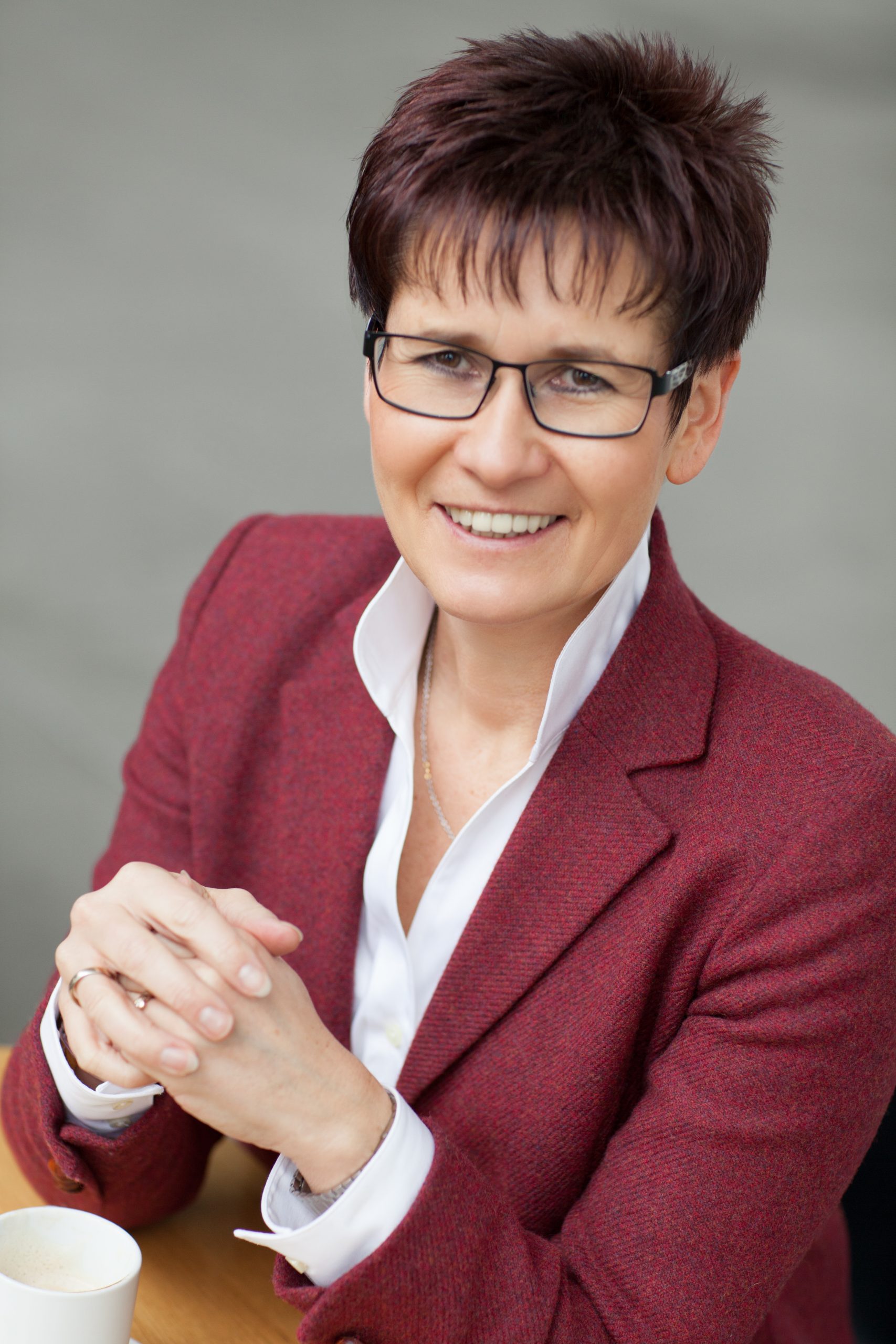 Porträt von Karriereberaterin Petra Cockrell – Expertin für Bewerbung ab 50